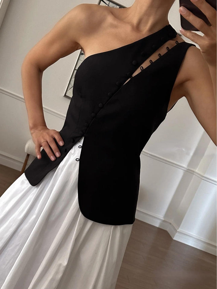 Clara™ | One-Shoulder Top with Sculptural Button Detail